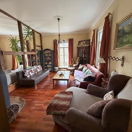 Riverside Landhaus-villa Und Xxl Garten Bis 24 Personen Villa *