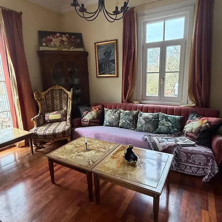 Riverside Landhaus-villa Und Xxl Garten Bis 24 Personen Mittelhof