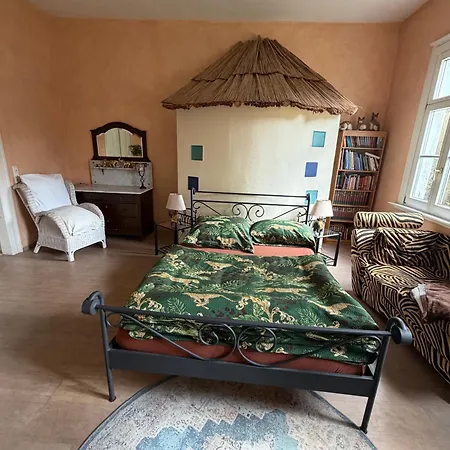 Riverside Landhaus-villa Und Xxl Garten Bis 24 Personen Villa