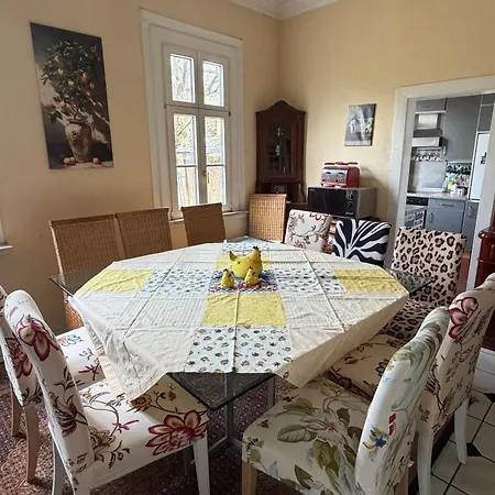Riverside Landhaus-villa Und Xxl Garten Bis 24 Personen *