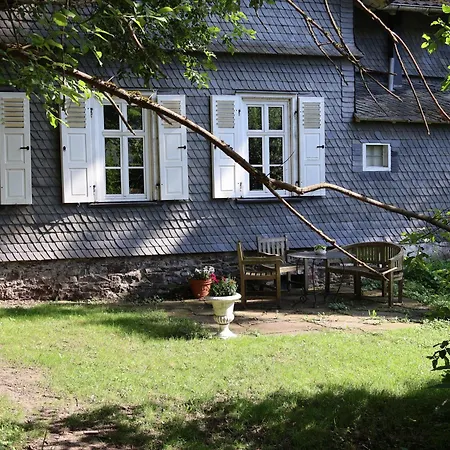 别墅 Riverside Landhaus-villa Und Xxl Garten Bis 24 Personen Mittelhof