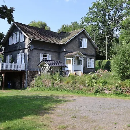 Riverside Landhaus-villa Und Xxl Garten Bis 24 Personen Villa