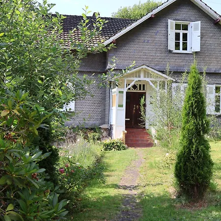 Riverside Landhaus-villa Und Xxl Garten Bis 24 Personen