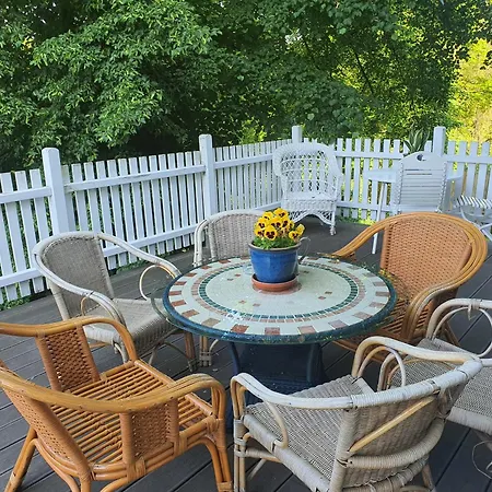 Riverside Landhaus-villa Und Xxl Garten Bis 24 Personen Villa *